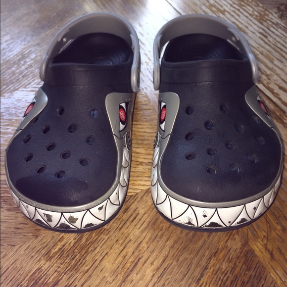 shark light up crocs
